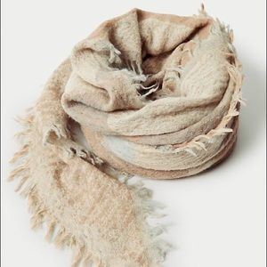Aritzia Rothko wool Scarf Oats/Fairview